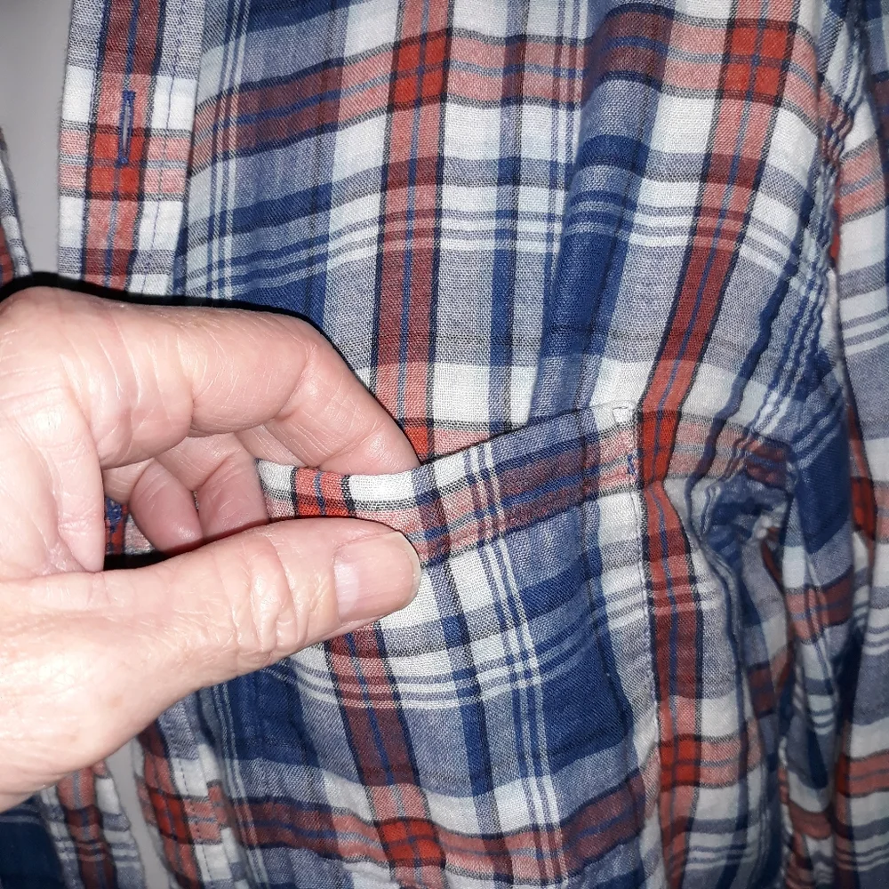 Banana Republic mens blue and red plaid cotton shirt. Medium